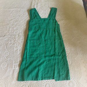 LinenbyMN Linen cross back apron with pockets in green.